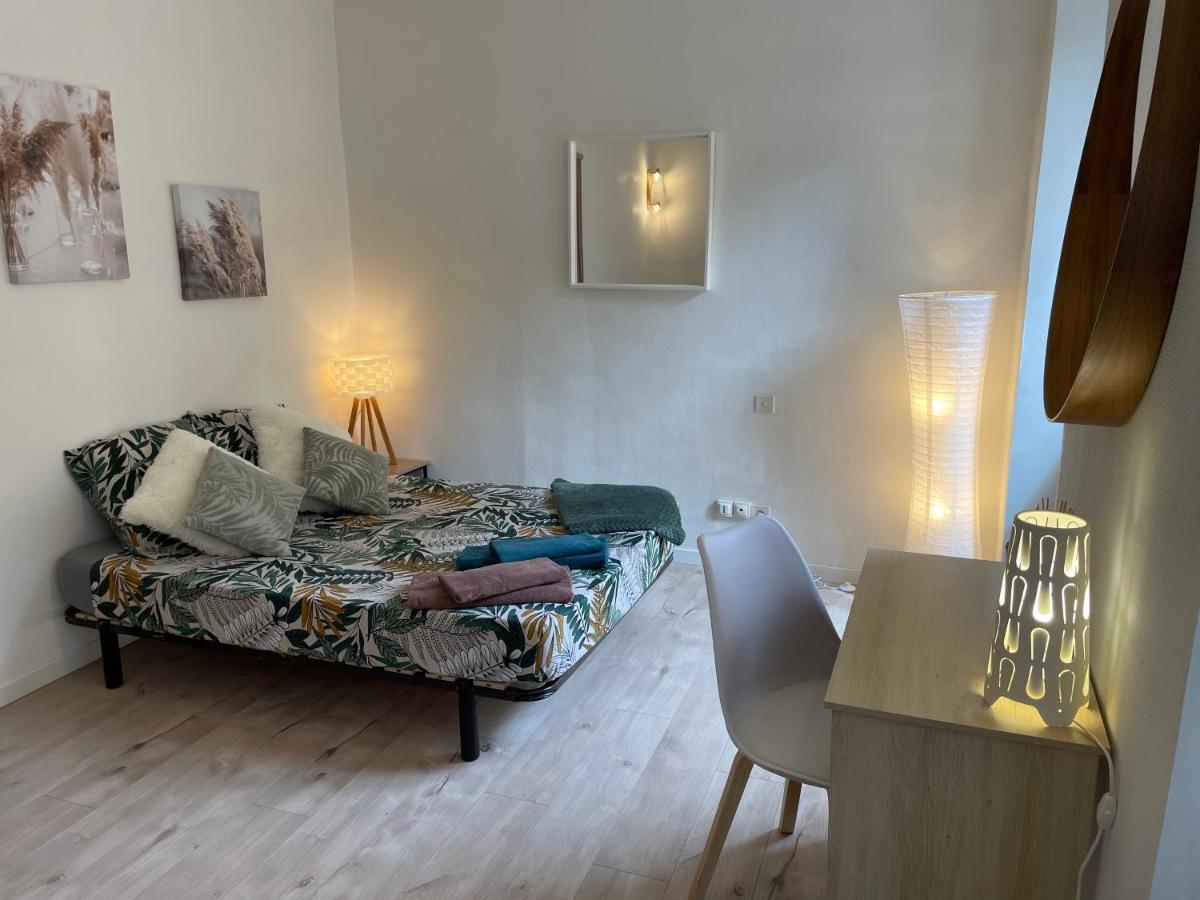 ミヨーT2 Plein Centre Au 1Er Etage Avec Parking Priveアパートメント エクステリア 写真